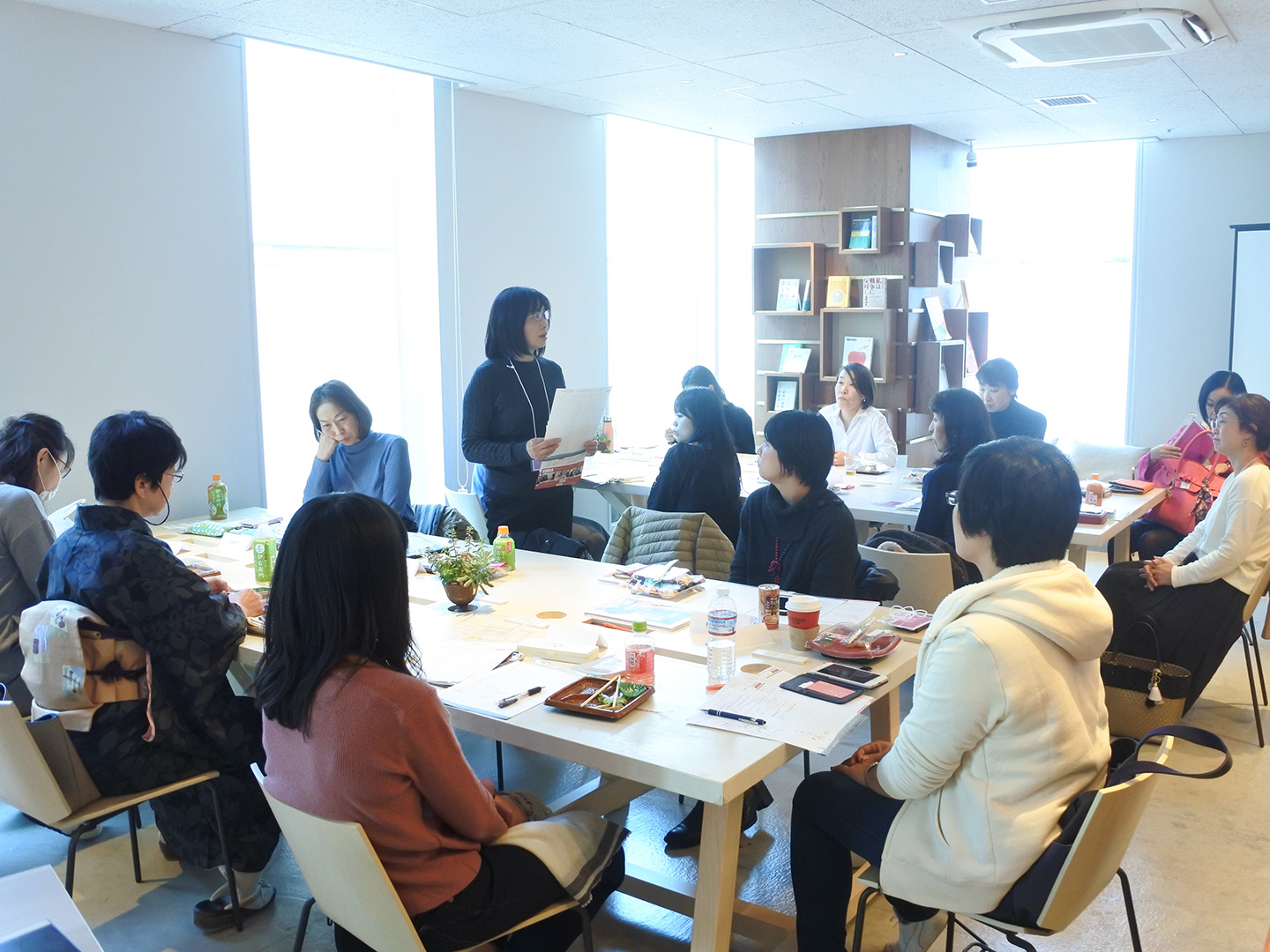 ママの起業を応援する 3ヶ月間のビジネス講座（女性起業家講座）有料起業講座１　二俣川駅フタマタリバーライブラリーにて