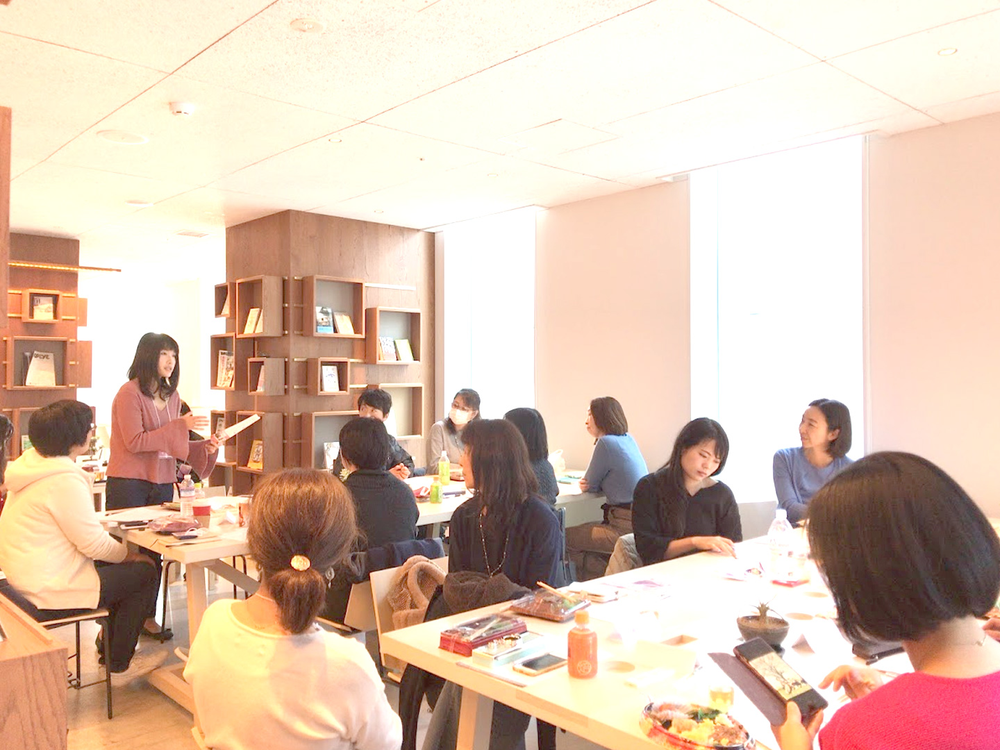 ママの起業を応援する 3ヶ月間のビジネス講座（女性起業家講座）有料起業講座１　二俣川駅フタマタリバーライブラリーにて