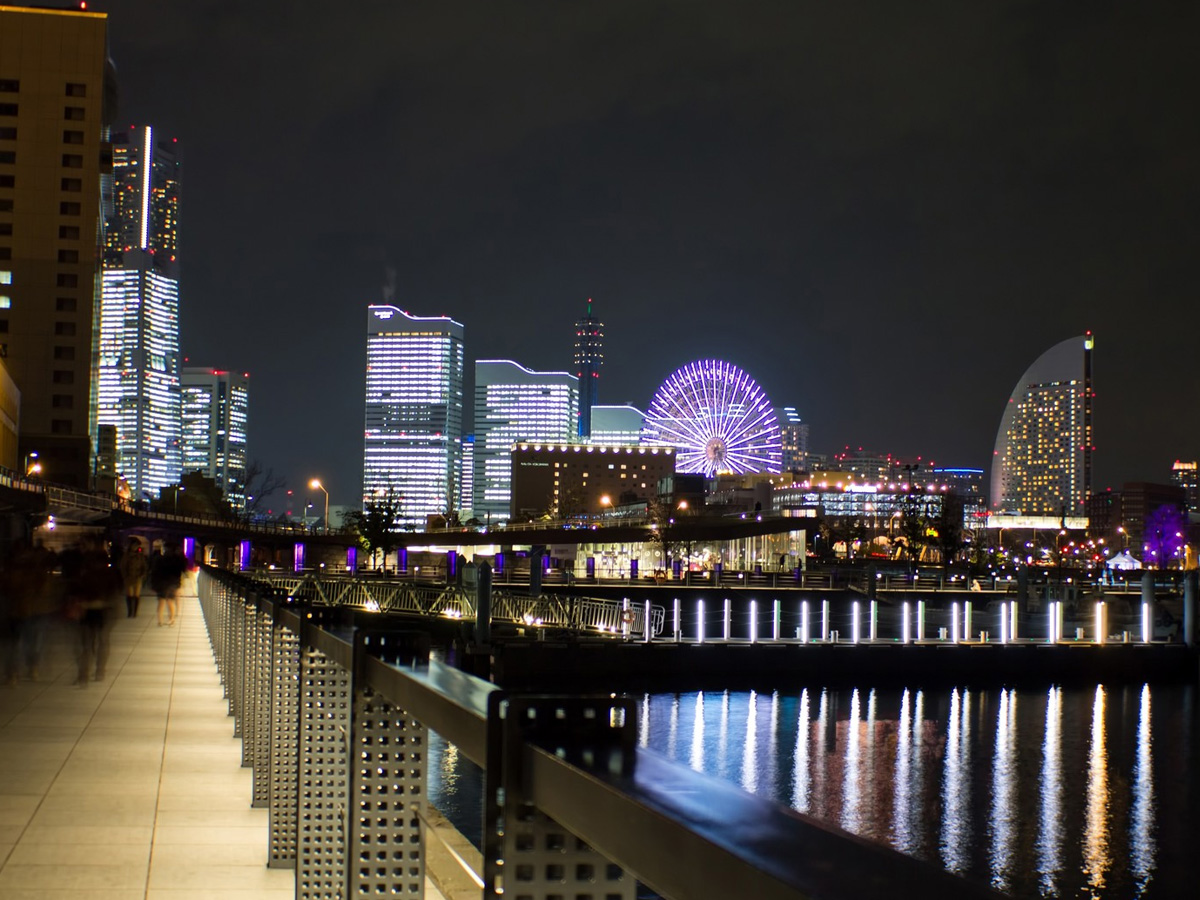 横浜東口徒歩4分女性専用コワーキング。平日夜もコワーキング営業します。